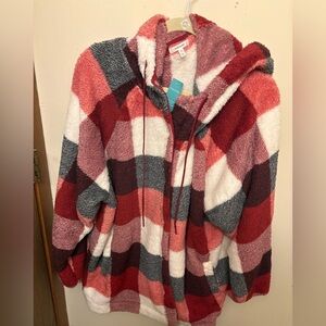 Super soft Sherpa NWT jacket, sz 3x, fits true, front snap closure and hood